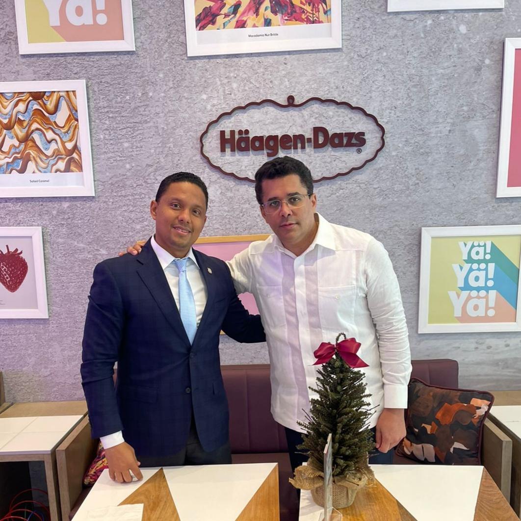 eliasmatosrd's tweet photo. Esta de cumpleaños el día de hoy, nuestro buen amigo y aliado de siempre @DavidColladoM para quien deseamos mucha salud, que Dios derrame bendiciones y energías sobre él, para que siga construyendo su agenda de vida y como ha sido siempre...Aportando al país!!!

Felicidades David https://t.co/hhftPacCuK