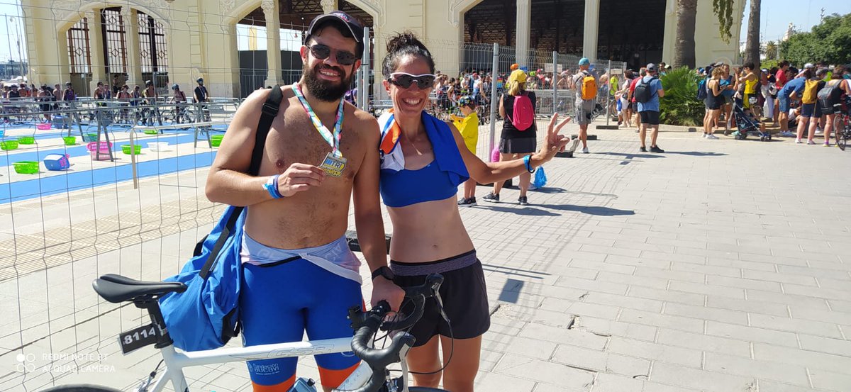 Madre mía como hemos vuelto de las vacaciones. Antonio Cólera 2° de su cat. en el Triatlón de Valencia además de una gran actuación de Isa y de Luis. Enhorabuena chicos 💪💪💪💪