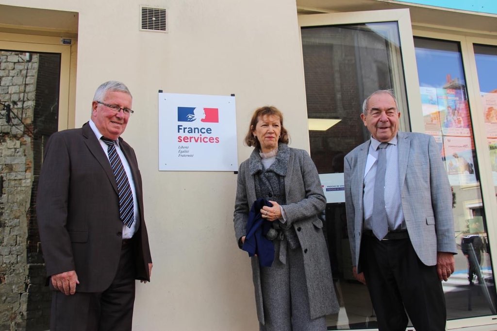 Prefet62's tweet photo. #ServicePublic

Dominique Consille, sous-préfète de l'arrondissement de #BoulogneSurMer, a inauguré, ce mercredi, la Maison Intercommunale des Services et de la Solidarité, labellisée #FranceServices, de la commune de #Samer. https://t.co/Em6CXwCxX4