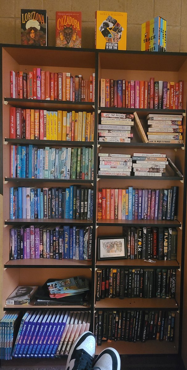 Classroom libraries can and do exist alongside school libraries. It doesn't have to be one or the other! #weleaded #libcollab