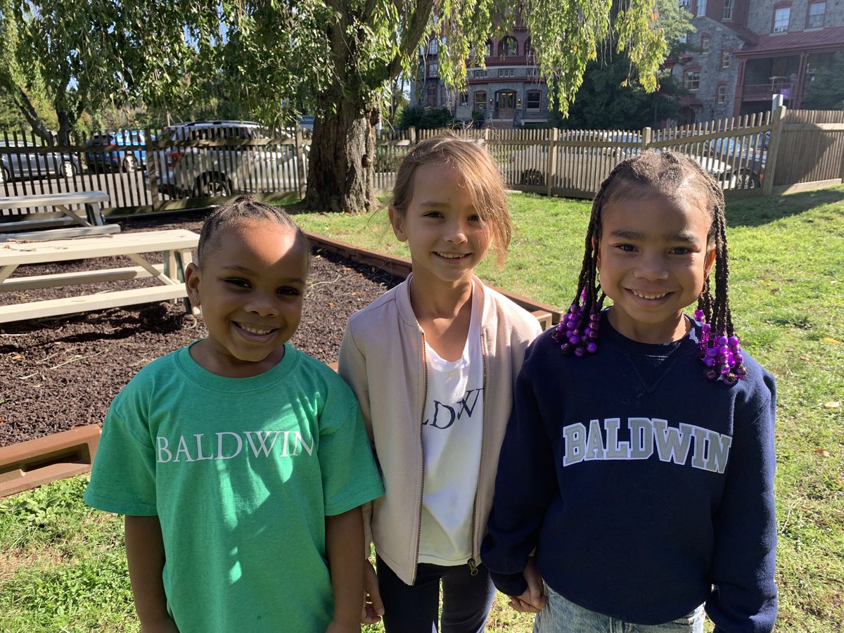 MarisaPorges's tweet photo. Gorgeous day to be out and about enjoying the sunshine and fall weather. Wonderful to see our youngest bears having fun on the playground this morning! #baldwinluv #campusisbuzzing #baldwinfun #beautifulday #outsideplaytime https://t.co/VfW5HCPDEU