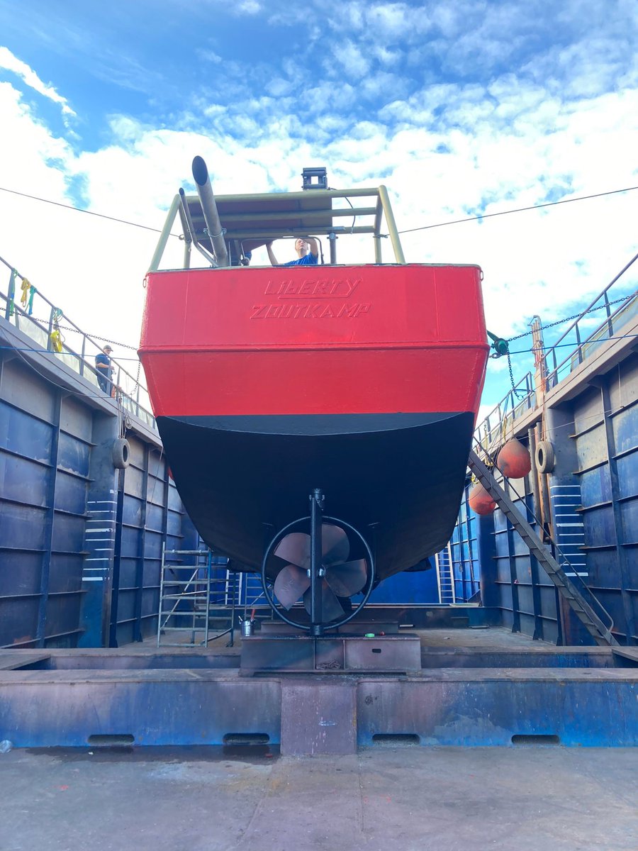 LuytGroep's tweet photo. Onze Dokploeg geeft kleur aan #Wieringer #crabber🦀 WR-147 in dok. #Verfwerk in Deens #rood
Some more photos from 'Anna-Lotte' WR-147 on our #drydock. Details to be painted soon. #Paintwork in Danish #red
#LUYT #shipyard🇳🇱 #refit #krabbenkotter #visserij #DenOever #verduurzaming https://t.co/DLJdLQrBr0