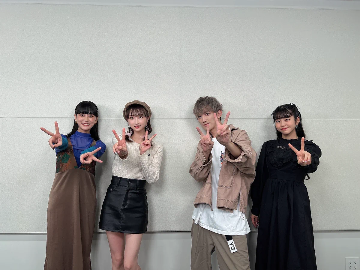 Fd1SX_bacAACHhd?format=webp&