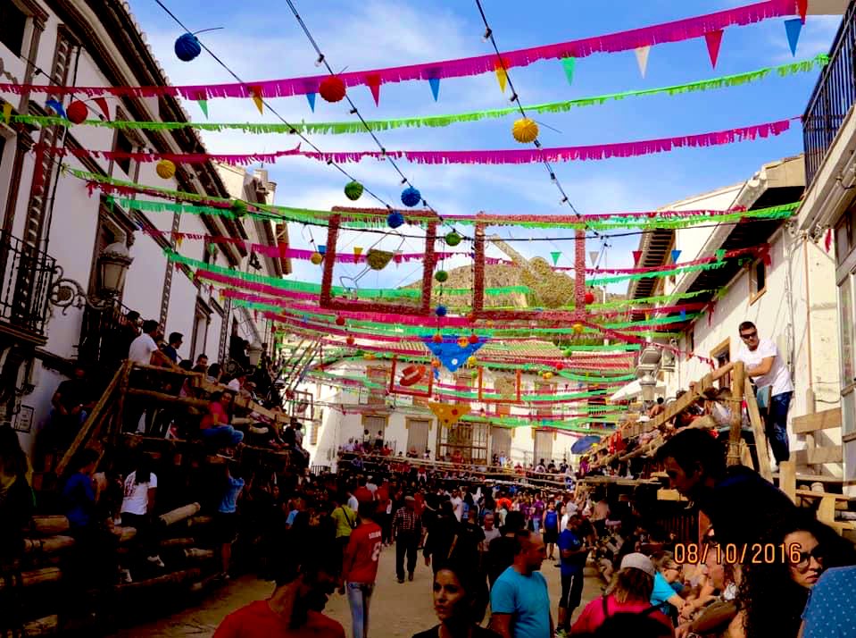 misfotoviajes's tweet photo. Toros y Encierros de #Castril 7, 8 y 9 de octubre.
#TanCiertocomolosTorosdeCastril
#Granada https://t.co/2PDN76FGGs