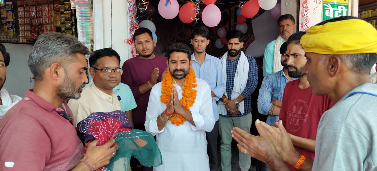 ManishYadavIn's tweet photo. आज मेरे विधानसभा क्षेत्र के मनोहरपुर में Akshu कैफे के नवीन प्रतिष्ठान के कार्यक्रम में शामिल हुआ। 

इस अवसर पर भाई जीतू मीणा जी को हार्दिक बधाई व शुभकामनाएं। 

#Shahpura #JaipurRural https://t.co/44jKa3JUjh