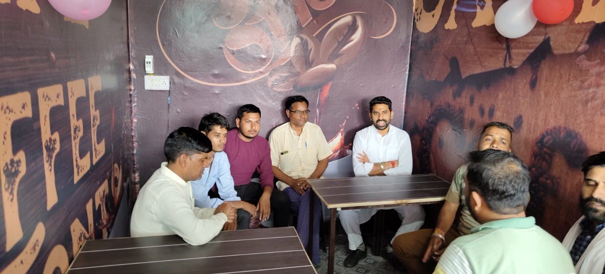 ManishYadavIn's tweet photo. आज मेरे विधानसभा क्षेत्र के मनोहरपुर में Akshu कैफे के नवीन प्रतिष्ठान के कार्यक्रम में शामिल हुआ। 

इस अवसर पर भाई जीतू मीणा जी को हार्दिक बधाई व शुभकामनाएं। 

#Shahpura #JaipurRural https://t.co/44jKa3JUjh