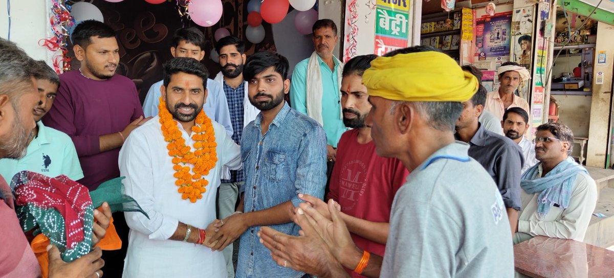 ManishYadavIn's tweet photo. आज मेरे विधानसभा क्षेत्र के मनोहरपुर में Akshu कैफे के नवीन प्रतिष्ठान के कार्यक्रम में शामिल हुआ। 

इस अवसर पर भाई जीतू मीणा जी को हार्दिक बधाई व शुभकामनाएं। 

#Shahpura #JaipurRural https://t.co/44jKa3JUjh