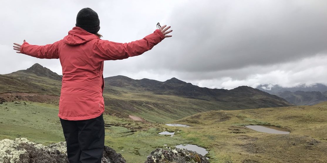 CusoIntl's tweet photo. Today we awoke with the rising sun &amp; hiked beside the Silque River towards the Sacred Valley of the Incas. We’ll be ready for sleep when we reach camp after the 7-hour journey! #CharityChallenge #BelieveAchieveInspire #TrektoMachuPicchu #CusoTrek #SkillstoShareFuturestoBuild https://t.co/lj8VDw71RI
