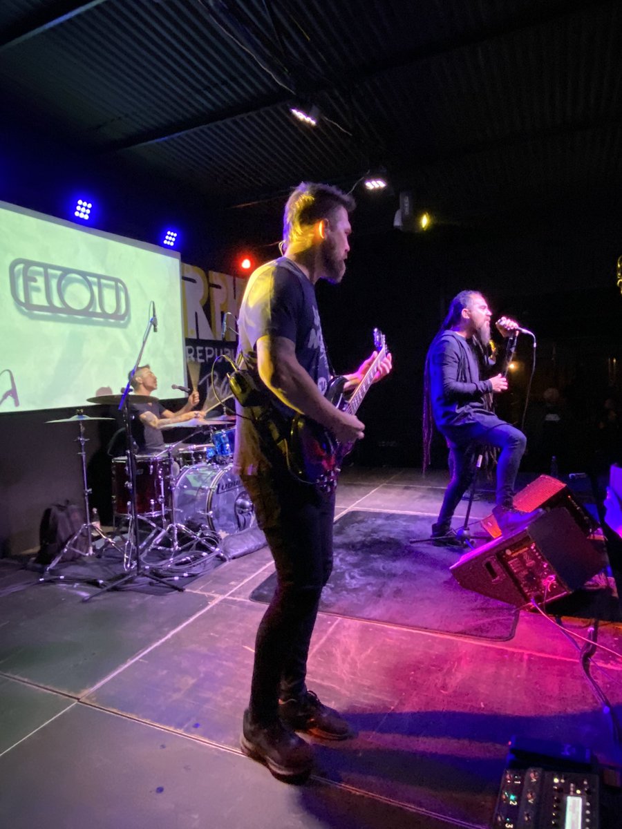 Más una banda a mi lista de entrevistas 🥹 gracias <a href="/republikpy/">Repúblik Bar</a> por hacer esto posible! Awante lo nacional 🤘🏻🇵🇾✨