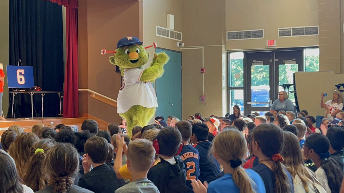 HumbleISD_HHE's tweet photo. Thank you Orbit for coming to Hidden Hollow and teaching our students about 6 character pillars. We had so much fun with you! Thank you @hheptakingwood for providing this opportunity for our students! #GrowingTogether @Christy_Erb @LuciSchulz1 @OrbitAstros https://t.co/DoxtyCEpwO