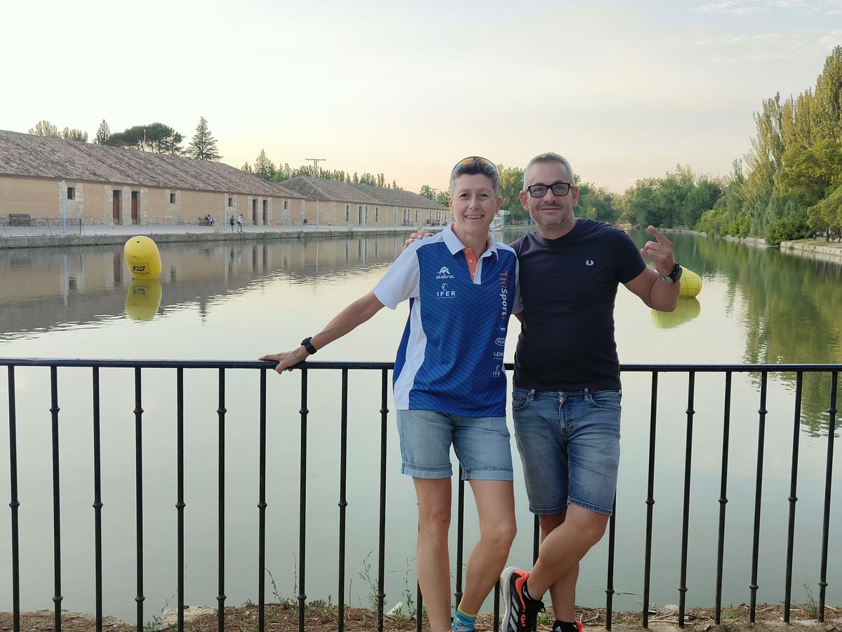 Y mientras la mayoría estaba disfrutando del sol y la playa nuestros incombustibles <a href="/Olganodrafting/">Olga Villanueva</a> y <a href="/agarciahdealba/">Álvaro García</a> sufrían con las altas temperaturas en el Half de Valladolid pero con premio para Olga que fue 2° de su cat. Álvaro tuvo que retirarse por lesión. Grandes !!!!