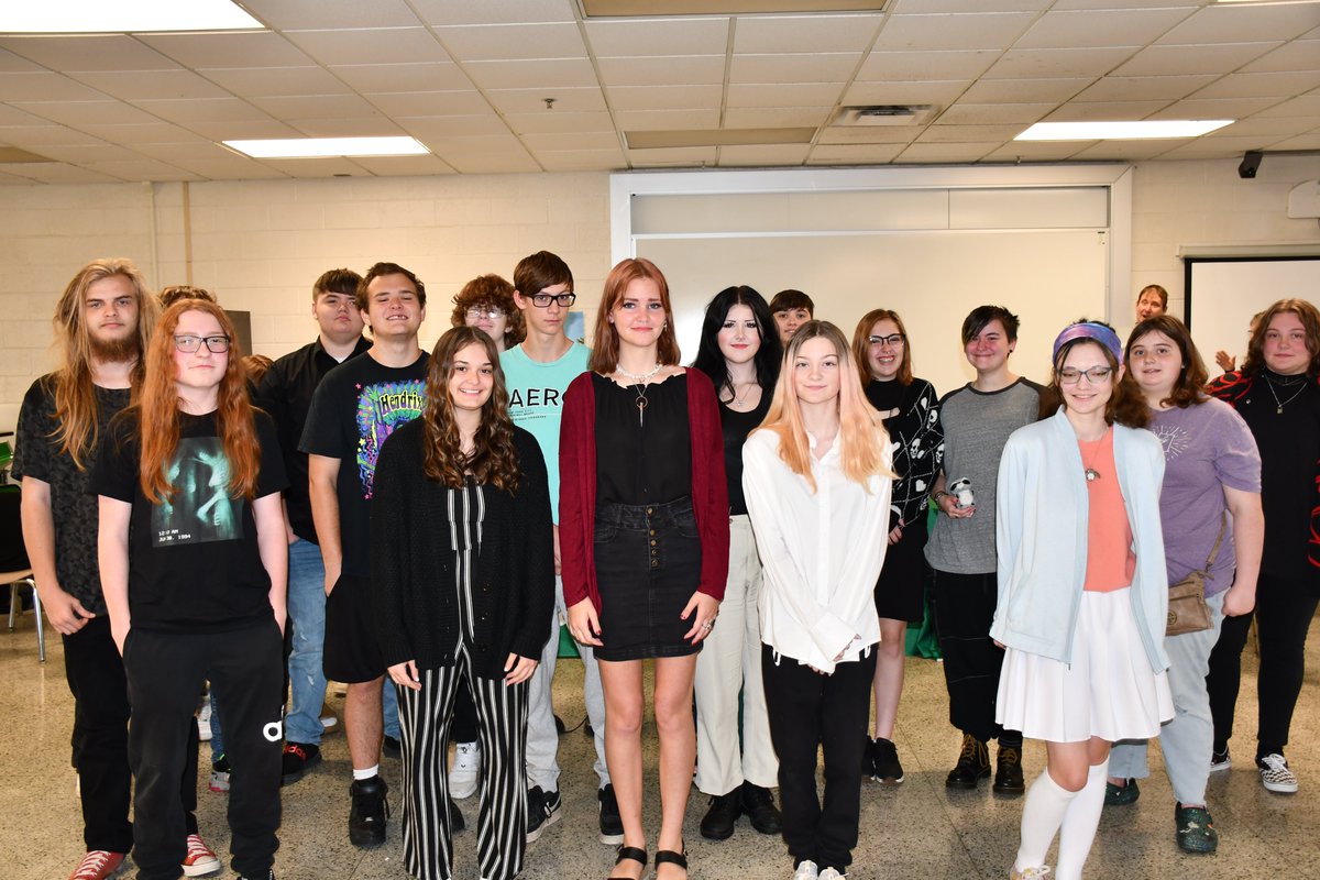 NCCSCIndiana's tweet photo. @EINworks JAG Induction Ceremony 2022
Thanks to CEO Mike Rowe, Youth Services Director, Ashely Williams, and @VincennesU JAG College Success representative, Shawn Brames, for joining us today in this honorable tradition!  We are so proud of our JAG students! @jagindiana https://t.co/5L3vxGD430