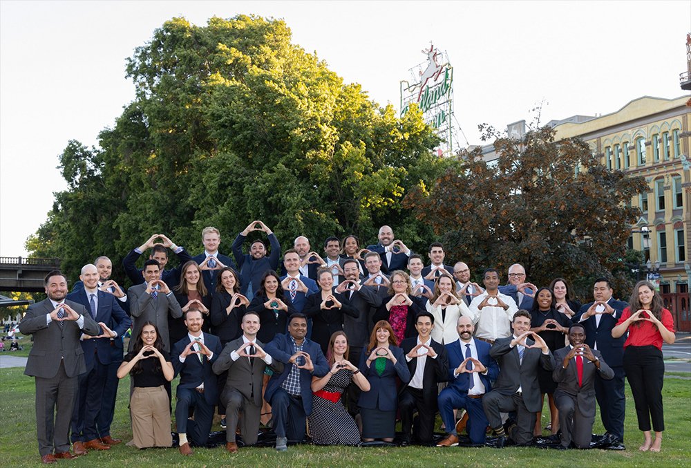 OEMBA's tweet photo. Thrilled to welcome our 38th class of accomplished professionals for Executive MBA Immersion in Portland and Eugene this September. PHOTOS: https://t.co/RaXOviR4of

💚💛🦆💚💛🦆 #OEMBAwelcome #class38 #careerjourney #leadership #OregonExecutiveMBA https://t.co/FOzUiWGuAR