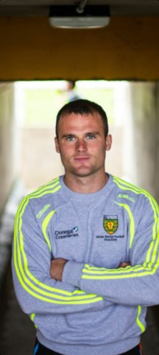 PaddyMcGill1985's tweet photo. A longer show that usual this week. Previewing this weekend's huge matches with Barry Meehan, Francie Friel, Martin McElhinney &amp; Manus Boyle 

And

Some lovely words from Eamon McGee &amp; Frank Craig regarding Neil's retirement 😢.

What a player, what a legend 💚💛 https://t.co/JHt5JQSM1u