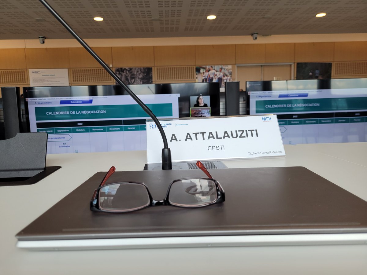 AttalauzitiA's tweet photo. Encore une belle aprĂšs midi Ă l #uncam comme conseiller #cpsti https://t.co/cY3Uk8GzfD