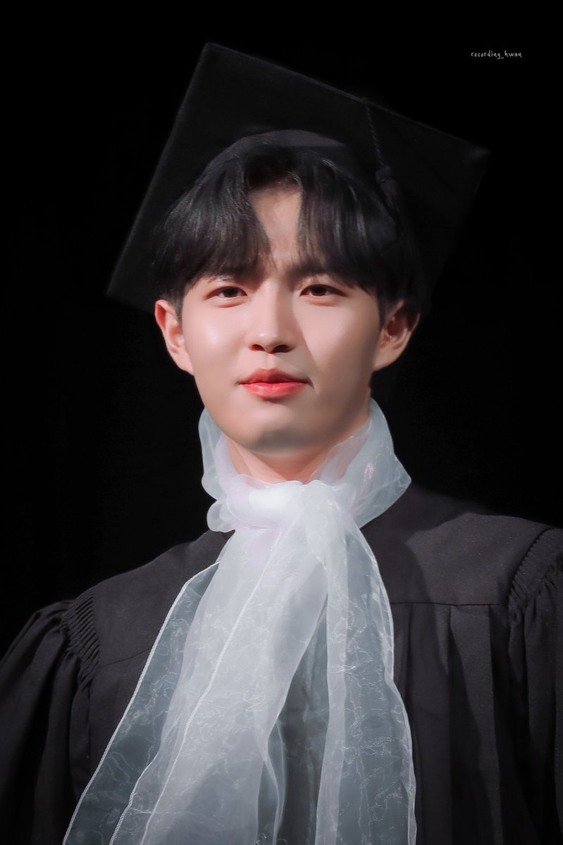 recording_hwan's tweet photo. 다섯번째 미니앨범 활동 마지막까지
너무 수고많았고 덕분에 행복했어🎓

220917 원티샵 팬싸 
#김재환 #재환 #KIMJAEHWAN #jaehwan https://t.co/1Ik4Yy1pRv