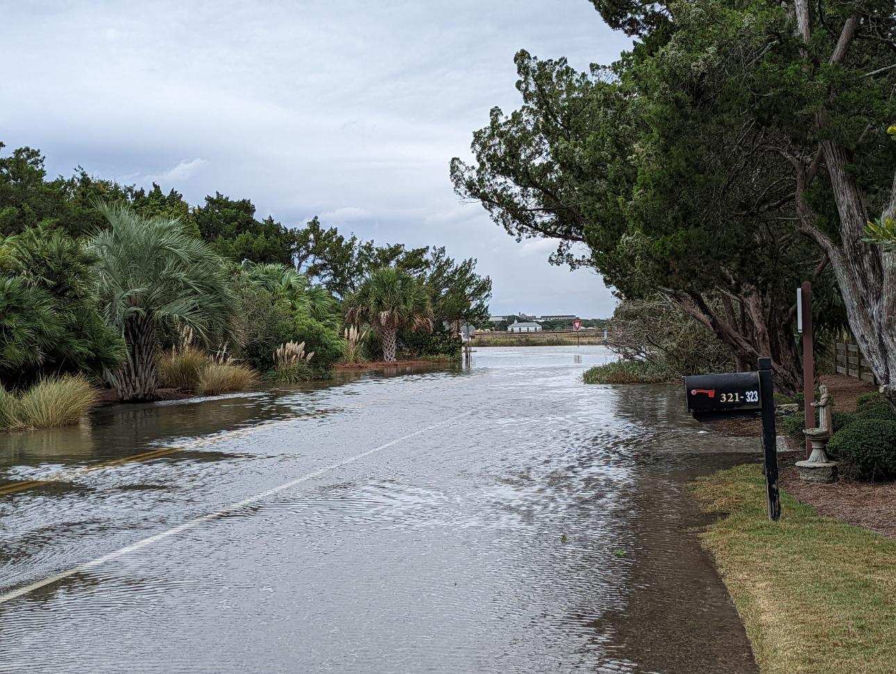 pawleys-island-pd-on-twitter-it-is-about-the-predicted-high-tide-now