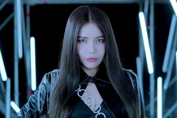 sd89039959's tweet photo. โค้ช The Face หลบสิแม่จะเดิน สับๆๆๆๆๆ #mamamoo #Solar #mamamoocomeback https://t.co/ZJOfDl6VAL