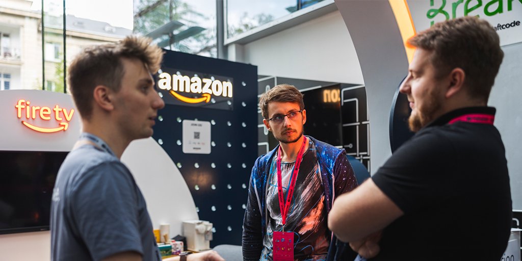 AmazonNewsPL's tweet photo. Technologie to dla nas codzienność, ale nie codziennie zdarza się, że jesteśmy sponsorem takiego wydarzenia, jak YavaConf2022. Sami zobaczcie, jak było! #AmazonDevPL #YAVA22 #softwareengineering https://t.co/GI2YZdR9qR
