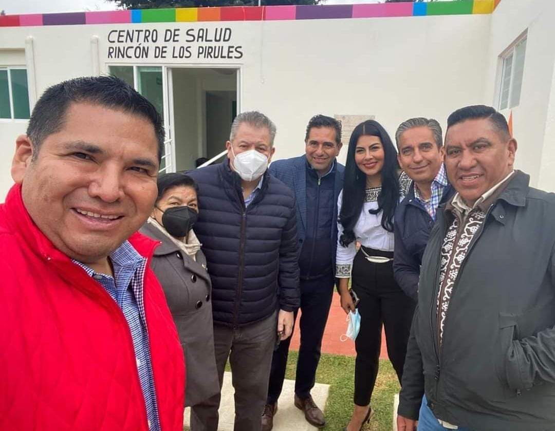 AdelanteCesar's tweet photo. Nuestro Gobernador @alfredodelmazo primer promotor de salud de los mexiquenses.

Arrancamos la jornada estatal de vacunación universal en el norte del #Edomex. https://t.co/VrpqD89jHF