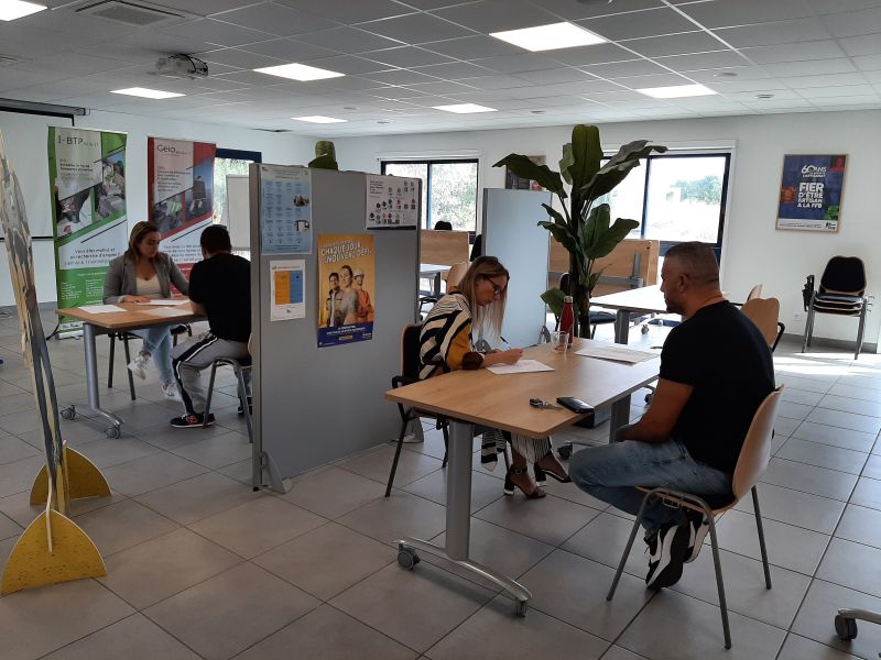 𝐉𝐨𝐛 𝐝𝐚𝐭𝐢𝐧𝐠 𝐈𝐀𝐄 BTP

@IBTP66&amp;11 et @GEIQBTP66 &amp; 11 en partenariat avec @Poleemploi_oc  <a href="/Perpignan/">王辰</a> Saint Assiscle ont organisé une rencontre avec des demandeurs d'emploi intéressés par le secteur du BTP!
👍Bravo aux équipes mobilisées