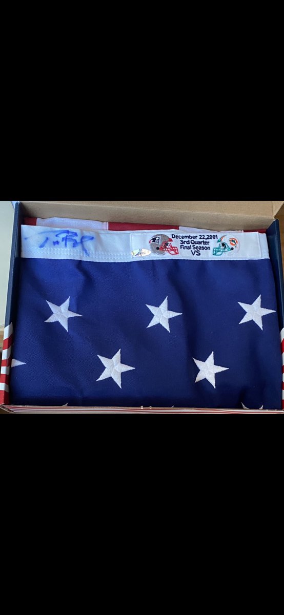 patsflaggate's tweet photo. Only American flag in existence to be signed by #tombrady This market setting priceless piece is a true gem of Americana history! #lfg #1of1 #nfl #touchdown #boston #tb12 #barstool https://t.co/rx6uoRKPBT