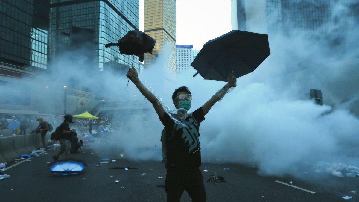 alexchow18's tweet photo. 8 years ago. The Umbrella Movement emerged from the shields against tear gas, pepper sprays &amp; batons. The 79 days occupy redefined the HK democracy movement for HKers resoundingly rejected a top-down reform: We won’t back down &amp; we will fight back to reclaim our future. 1/3 https://t.co/8avZLUDi5W