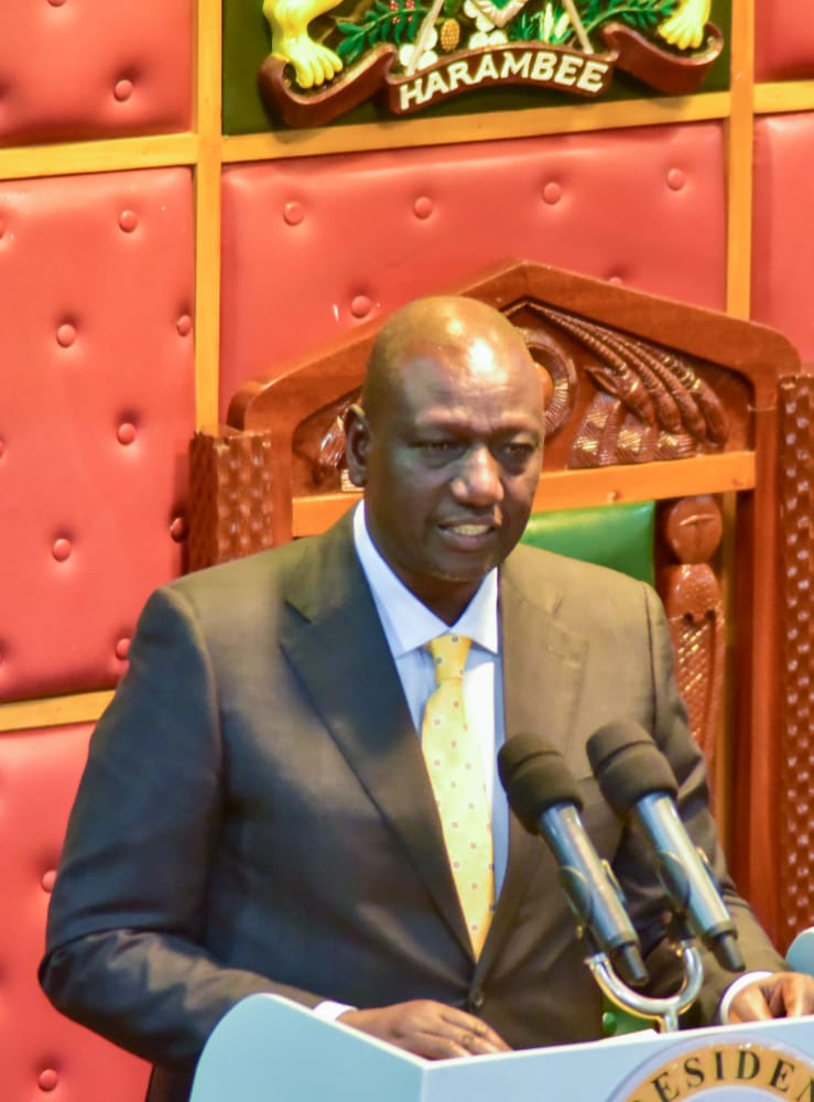 MusaliaMudavadi's tweet photo. Honoured to have attended the Official Opening of the 13th Parliament by H.E President @WilliamsRuto, as he addressed the joint sitting of the @NAssemblyKE and the @Senate_KE, outlining the Kenya Kwanza government agenda for the country. https://t.co/HgAuZXqNEe