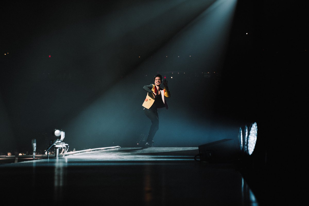 PanicAtTheDisco's tweet photo. Wicked fun in Boston #VivaLasVengeanceTour https://t.co/vDL66DQzcW