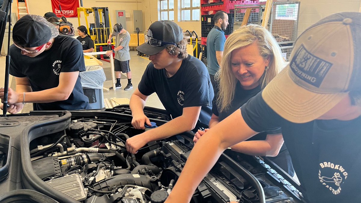 tcss_schools's tweet photo. Congratulations Brookwood CTE Annex on the selection of the Modern Manufacturing Program as a Governor’s Work-Based Learning Best Practice! @CareerModeBama @westalworks @ALWorksSystem @BwoodPanthers https://t.co/FPIeyth2Ix