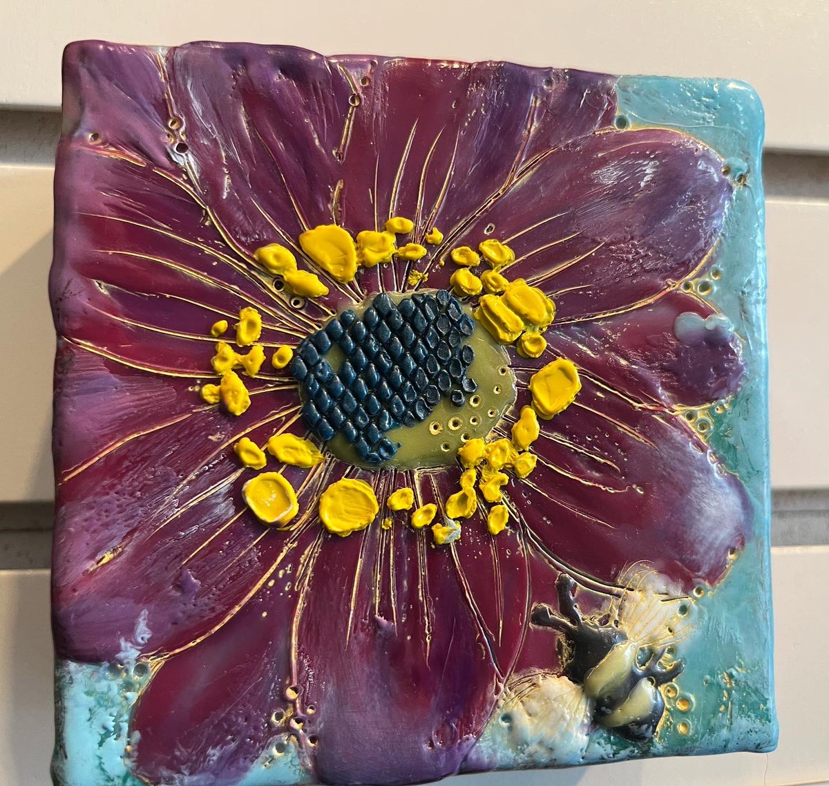Post office has returned to its usual location, with a new feature artist in the @StevestonHS pop-up gallery. Jennifer James’ colourful “encaustic” artwork is on display for October. #Steveston #RichmondBC