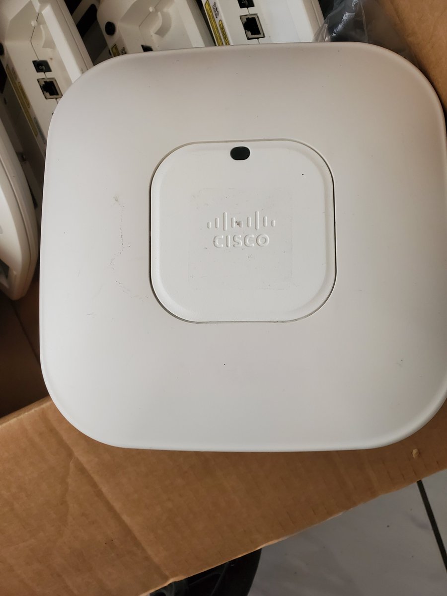mymainprofile's tweet photo. Check out these wireless routers I'm selling on OfferUp. https://t.co/wrUbuZatDS https://t.co/8SRklsWwm9