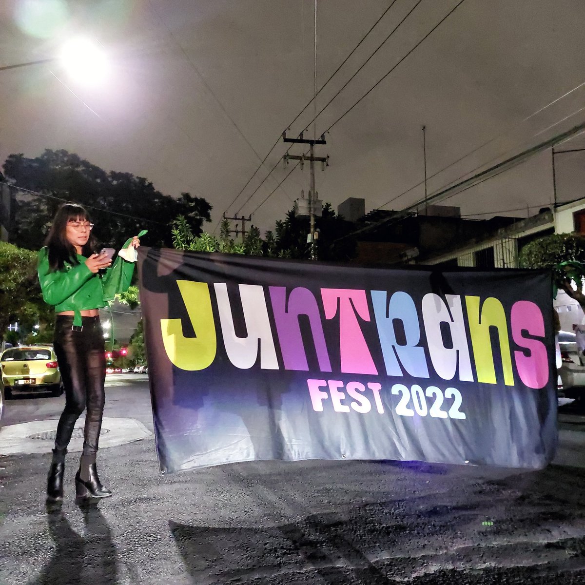 Ayer acompañamos desde <a href="/DiversosSeguros/">🏳️‍⚧️#LaNocheEsNuestra🏳️‍🌈</a> la protesta convocada por <a href="/redlgbtcig/">Red de Resistencia y Disidencia S&G</a> vs los discursos de odio emitidos en el Programa #ElAquelarre de <a href="/capital_21/">Century 21 Capital Properties</a>, conducido por Renata Turrent.