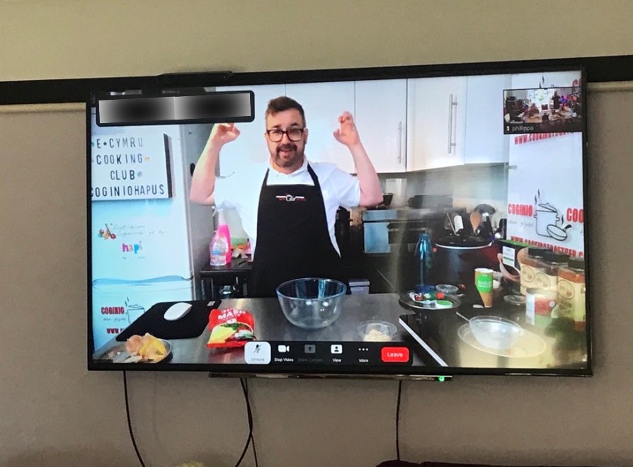 hapiCymru tweet media