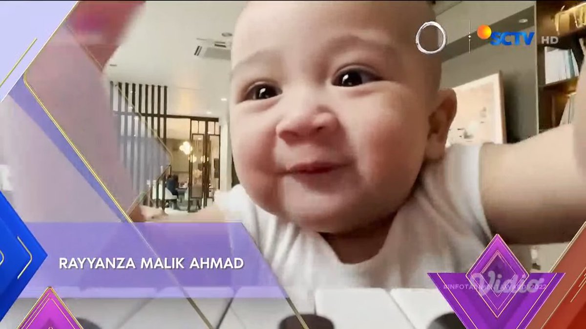 SCTV's tweet photo. Selamat kepada dedek bayi tergemas, Rayyanza Malik Ahmad! Debay lucu ini menang kategori GORGEOUS BABY~🏆👶

Siapa nih yang tercipung-cipung?🥰😍

#InfotainmentAwards2022 https://t.co/fvylIGsOsZ
