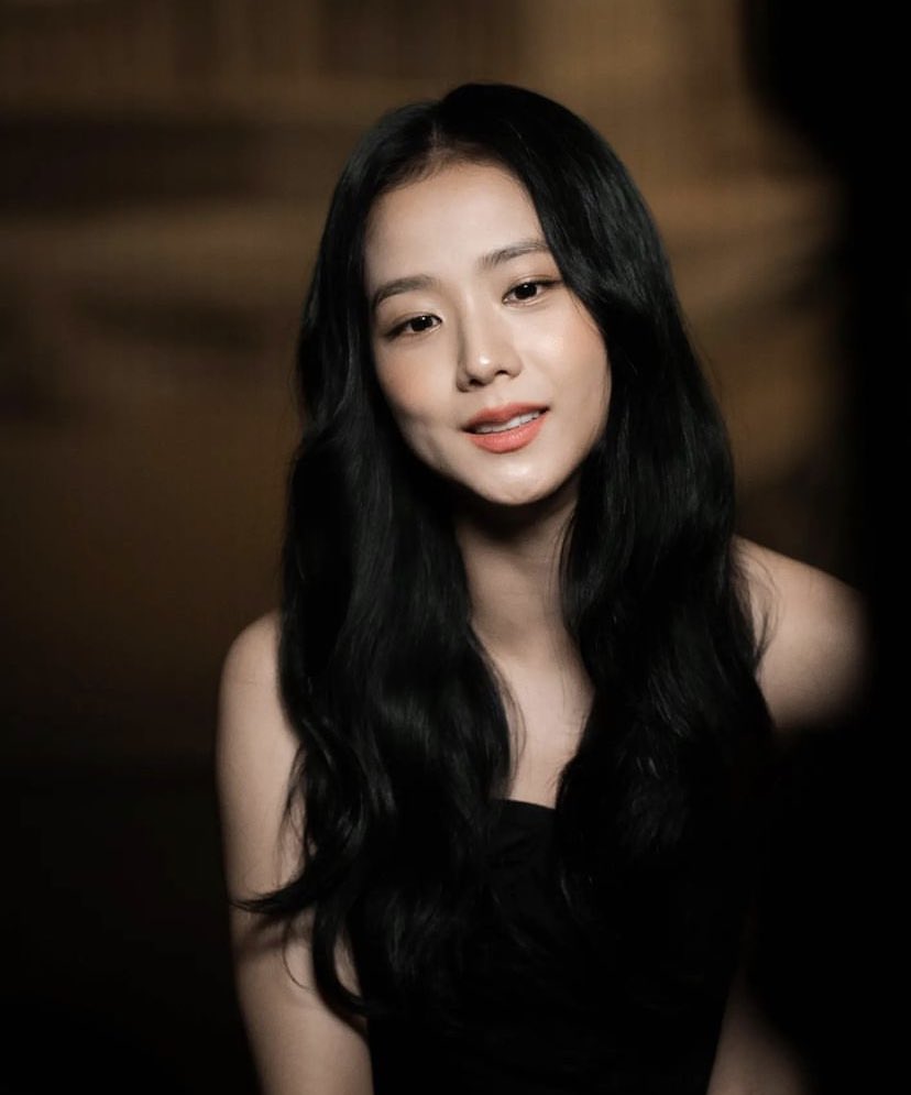 RV99225709's tweet photo. JISOO 😍😍😍 https://t.co/v3OGwmUlia