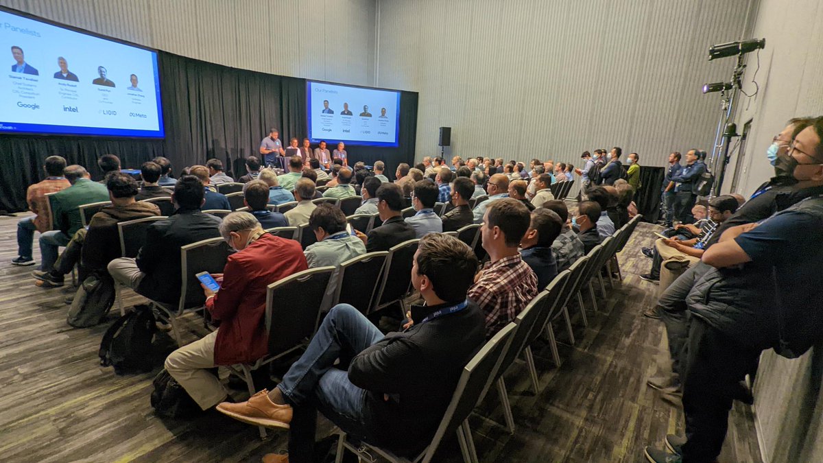 Amazing to see Liqid's Sumit Puri sit on a panel with speakers from <a href="/Google/">Google</a> ,<a href="/Meta/">Meta</a>, and <a href="/intel/">Intel</a> at the #IntelInnovation conference in San Jose this week. The group discussed the benefits of #CXL for hardware disaggregation 🚀👏
#WeAreLiqid #CDI #HPC #AI #ML #DL