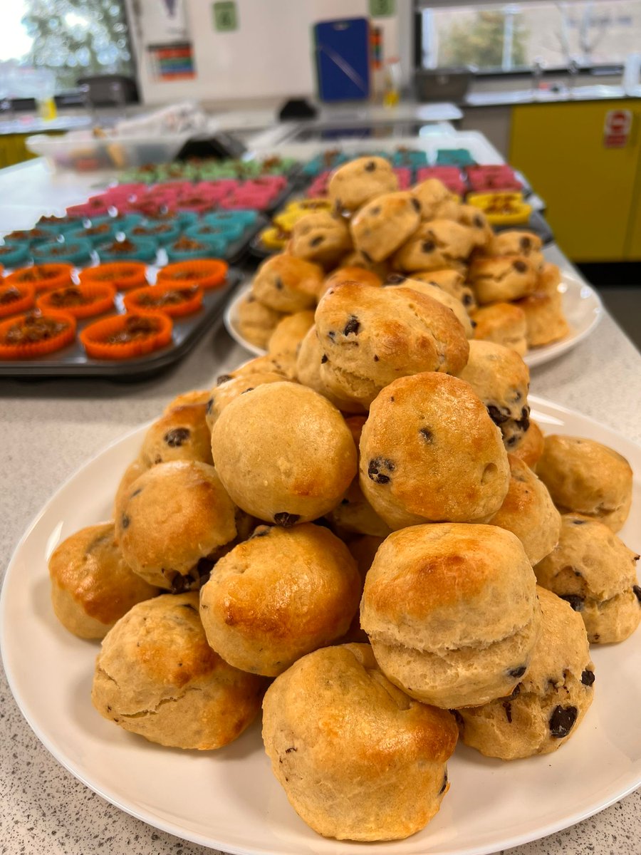 NKhan87642575's tweet photo. #Britishfoodfortnight @BronteGirls what a day! Thank you to all the staff and students that supported in every possible way....from food donations, to baking, cleaning, selling and much, much more! #TeamBronte @shaznazleekhan @_Sami_Khan_90 @sjamil01 @Nazish__Mahmood @_MSultana_ https://t.co/Zm7oMsMtog