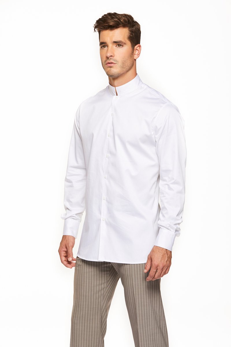 The origin of the Mandarin Collar dates back to the middle of the 17th century. Introducing Luke by MAFIA. Available at mafia.com
.
.
#MadeInUSA  #fashion #style #exclusive #Men  #Luxury