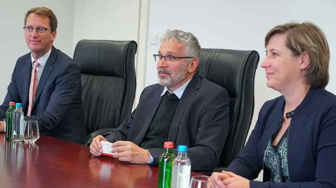 Денеска заедно со потпретседателот <a href="/TimcoMucunski/">Timco Mucunski</a> остваривме средба со амбасадорот на Република Унгарија во Македонија, Андраш Клајн.