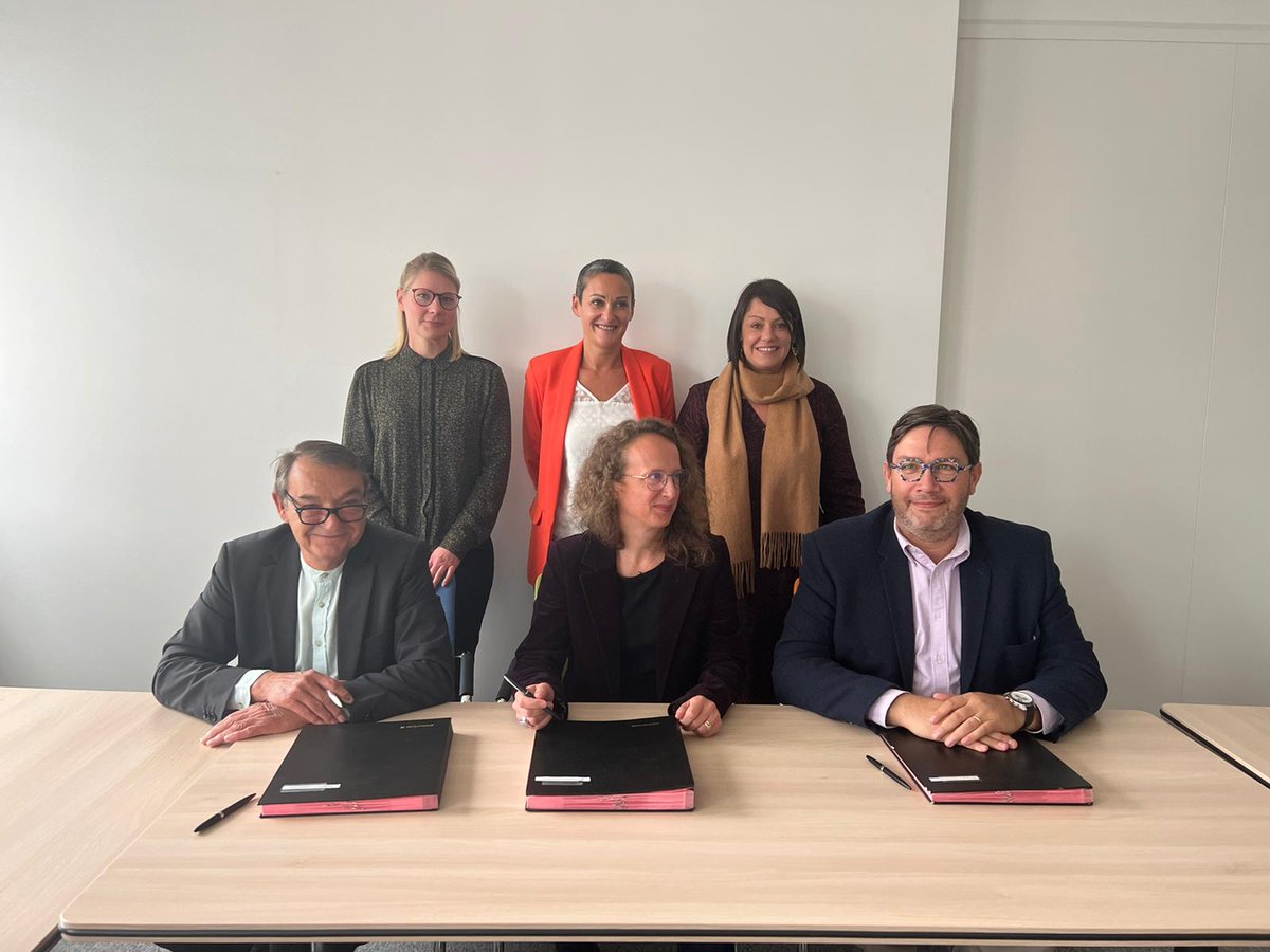 cmaAURA's tweet photo. La @cmaAURA renforce son partenariat avec l'@Agefiph_ et le CFAS Auvergne

Leur ambition ❓
Rendre l’offre de #formation régionale plus #inclusive à travers la Ressource Handicap Formation.

Découvrez la Ressource Handicap Formation ➡ https://t.co/IDYhUOWCjb https://t.co/JpDRBd8Ixf