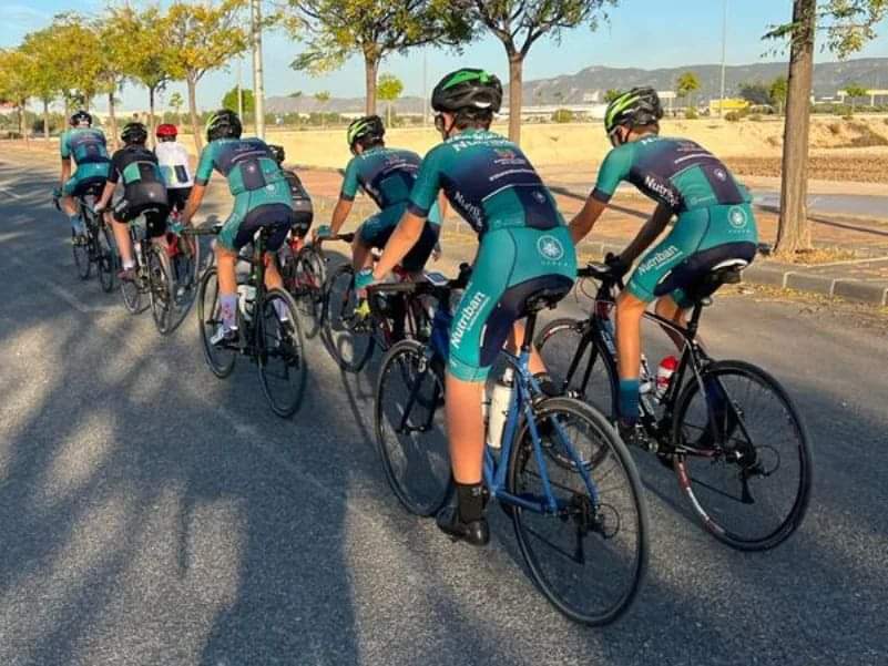 Fin de temporada de carreras 🤸‍♀️🚲🤸‍♂️,  pero nuestr@s peques 🐺 no paran de disfrutar pedaleando 🥰🚲
#ciclismoesvida 
#thewolverinespack 
@elnietodellobo 
<a href="/nutribandietas/">Nutribán</a> 
Residencia Santa Ana Abanilla 
#metalcom 
#carfer
#shplus 
#kenzasport 
#bicicletasborrascas 
#nutriban