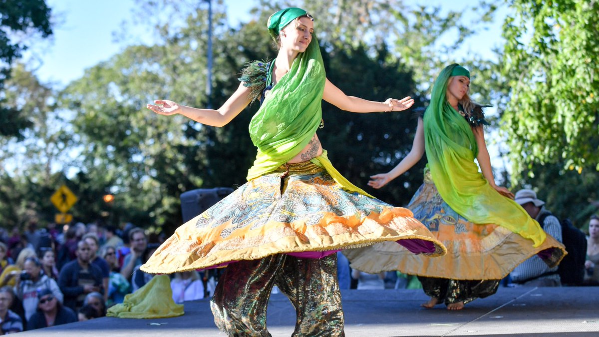NYCParks's tweet image. This Sunday isn't a typical day in Fort Tryon Park. The park is transforming into a medieval town for MEDIEVAL FEST! Dress in costume (if you'd like), and join us for period music and dance, magic, jugglers, jousts between knights on horseback + more: on.nyc.gov/3SiHtNW