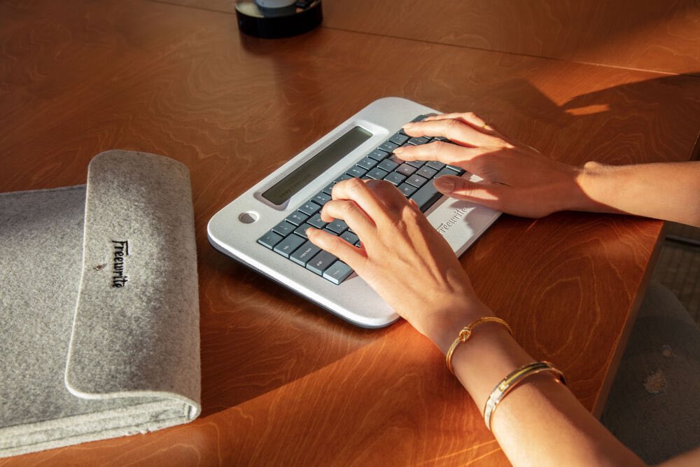 lydbacker's tweet photo. The new #freewritealpha from @getfreewrite has been released and I’m so excited! Freewrite creates amazing tools for distraction-free writing! I’ll be adding this to my wishlist for upcoming works that I need to complete.

#ambassador 

https://t.co/TnOZ1wyHB5 https://t.co/spV1AWGIOB
