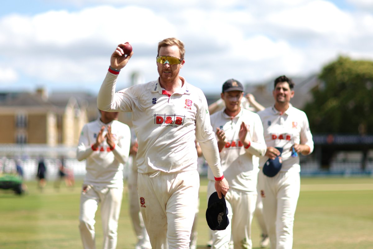 On 🔝

<a href="/Simon_Harmer_/">Simon Harmer</a> finishes as the leading wicket-taker in Division One of the <a href="/CountyChamp/">Rothesay County Championship</a> with 5⃣9⃣ wickets.

A bowler like no other 🌪️👑
