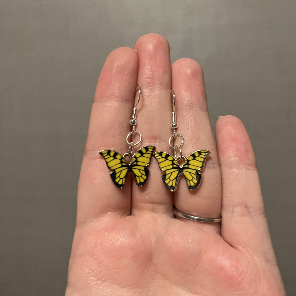 britneyshotton's tweet photo. butterflies for only $5! https://t.co/1DovrvfCsJ