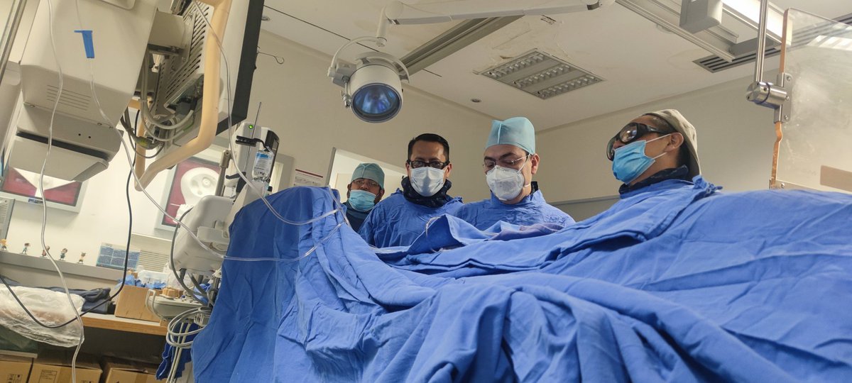 Ángel Sánchez M. 🇲🇽 (@abcsm74) on Twitter photo #CTOtime DA J-CTO 2 en @HemoMacGregor 🫀⚡ con <a href="/AlcantaraCardio/">Marco Alcantara</a> <a href="/cardioelihu/">🇲🇽 Elihu Durán 🇲🇽</a> <a href="/luisendeavor/">MD Luis Alvarez</a> <a href="/EdreyVigueras/">Edrey Vigueras</a> <a href="/Abcsm74/">Ángel Sánchez M. 🇲🇽</a> 🧐🤔😷🇲🇽
#BostonScientific #Stingray #CTOtime DA J-CTO 2 en @HemoMacGregor 🫀⚡ con <a href="/AlcantaraCardio/">Marco Alcantara</a> <a href="/cardioelihu/">🇲🇽 Elihu Durán 🇲🇽</a> <a href="/luisendeavor/">MD Luis Alvarez</a> <a href="/EdreyVigueras/">Edrey Vigueras</a> <a href="/Abcsm74/">Ángel Sánchez M. 🇲🇽</a> 🧐🤔😷🇲🇽
#BostonScientific #Stingray