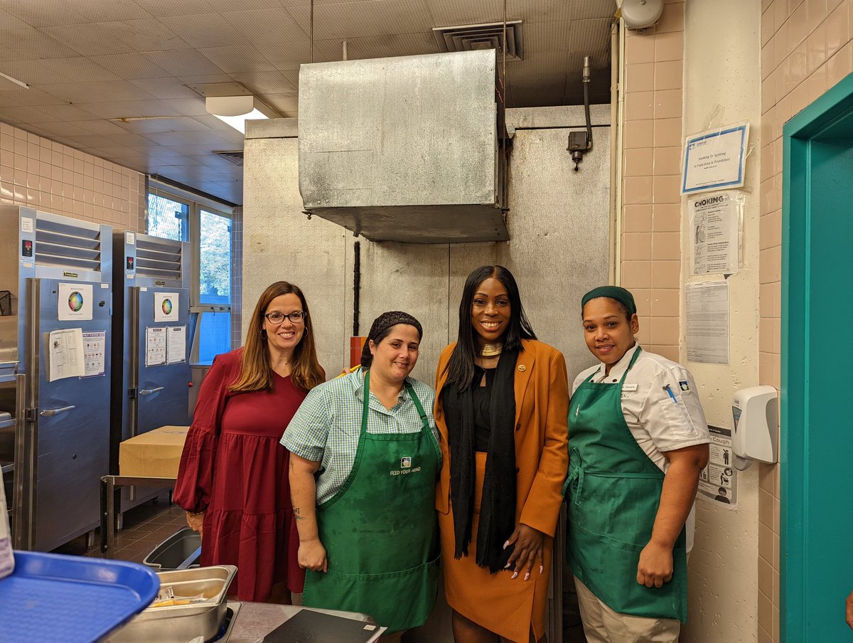 cristinevaughan's tweet photo. Thank you Bronx Borough President @Vanessalgibson for providing @Ps175Sharks $125,000.00 to update the STEAM lab. We appreciate all you do for us @District11BX @NYCSchools @DK_BlackburnNYC @DOEChancellor https://t.co/997LQnyLZV