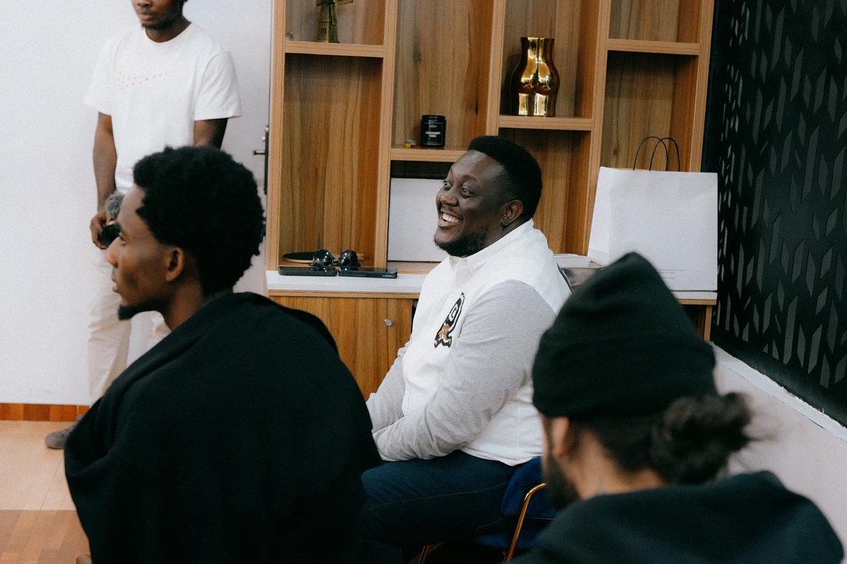 THE SARZ ACADEMY tweet media