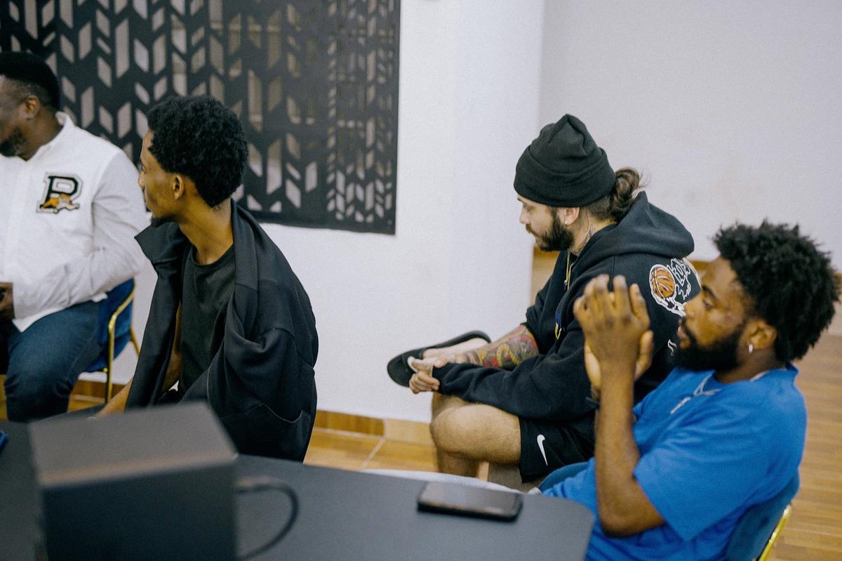 THE SARZ ACADEMY tweet media